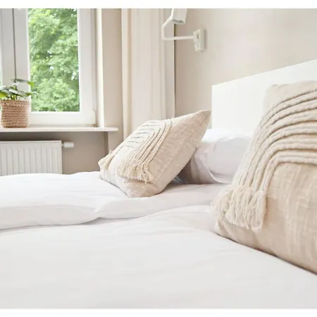 Victus Spacious Apartment Close To The Beach With A Work Space By Noclegi Renters-3